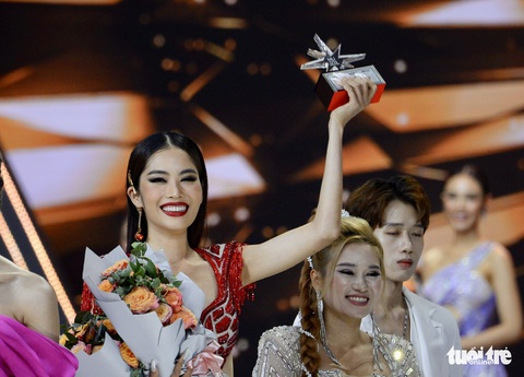 Hương Ly, Lệ Nam... tỏa sáng đêm bán kết Hoa hậu Hoàn vũ Việt Nam 2022 - Ảnh 7. Hương Ly, Lệ Nam... tỏa sáng đêm bán kết Hoa hậu Hoàn vũ Việt Nam 2022 - Ảnh 7.
