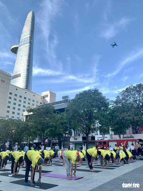Hơn 1.000 người đồng diễn hưởng ứng Ngày quốc tế yoga 2022 - Ảnh 7. Hơn 1.000 người đồng diễn hưởng ứng Ngày quốc tế yoga 2022 - Ảnh 7.