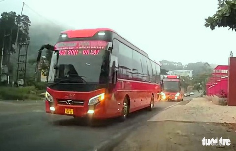 Sau vụ nối đuôi vượt ẩu, Phương Trang bổ túc quy tắc an toàn cho toàn bộ tài xế - Ảnh 2. Sau vụ nối đuôi vượt ẩu, Phương Trang bổ túc quy tắc an toàn cho toàn bộ tài xế - Ảnh 2.