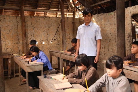 Phim trường: Khi nào hết cảnh chơi bạo lấy tiếng ngu - Ảnh 2. Phim trường: Khi nào hết cảnh chơi bạo lấy tiếng ngu - Ảnh 2.