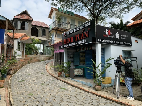 Phim trường: Khi nào hết cảnh chơi bạo lấy tiếng ngu - Ảnh 1. Phim trường: Khi nào hết cảnh chơi bạo lấy tiếng ngu - Ảnh 1.