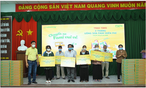 Chuyến xe Fami vui vẻ khởi động hành trình đầu tiên tại tỉnh Long An - Ảnh 2. Chuyến xe Fami vui vẻ khởi động hành trình đầu tiên tại tỉnh Long An - Ảnh 2.