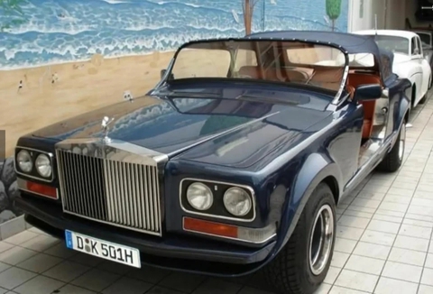 Vua Morocco bẻ cửa xe Rolls-Royce để… đi săn cùng chim ưng - Ảnh 5. Vua Morocco bẻ cửa xe Rolls-Royce để… đi săn cùng chim ưng - Ảnh 5.