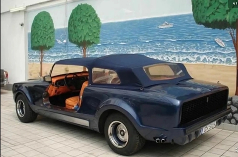 Vua Morocco bẻ cửa xe Rolls-Royce để… đi săn cùng chim ưng - Ảnh 6. Vua Morocco bẻ cửa xe Rolls-Royce để… đi săn cùng chim ưng - Ảnh 6.