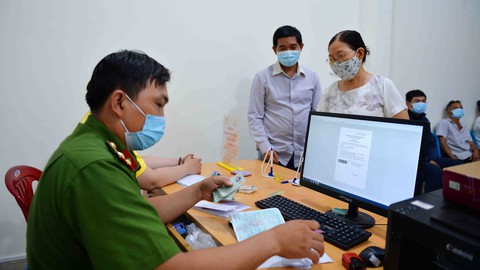 Quá khổ khi làm căn cước công dân - Ảnh 1. Quá khổ khi làm căn cước công dân - Ảnh 1.