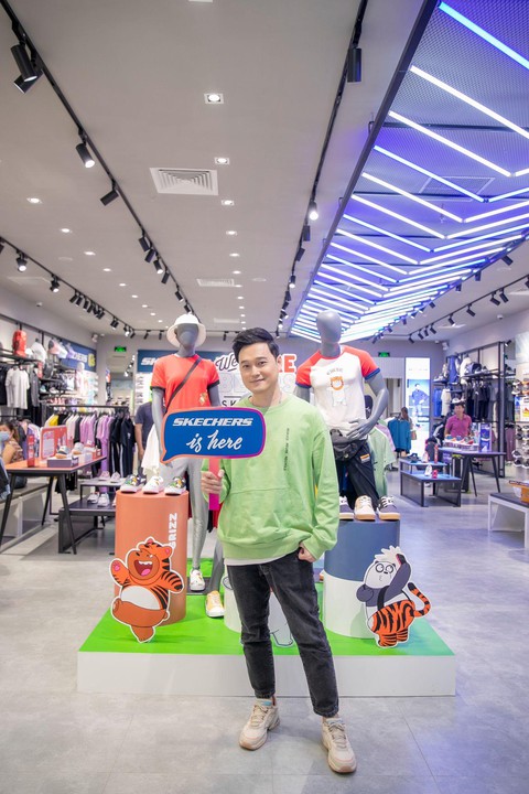 Skechers khai trương cửa hàng mới tại Crescent Mall, siêu sale hấp dẫn đến 50% - Ảnh 3. Skechers khai trương cửa hàng mới tại Crescent Mall, siêu sale hấp dẫn đến 50% - Ảnh 3.
