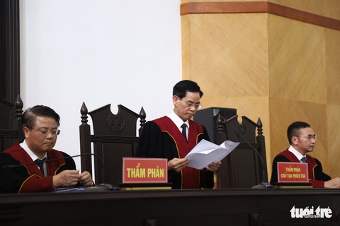 Nộp đủ 25 tỉ khắc phục hậu quả, cựu chủ tịch Hà Nội Nguyễn Đức Chung được giảm 3 năm tù - Ảnh 2. Nộp đủ 25 tỉ khắc phục hậu quả, cựu chủ tịch Hà Nội Nguyễn Đức Chung được giảm 3 năm tù - Ảnh 2.