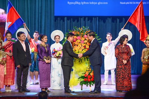 ‘Việt Nam - Campuchia không chỉ viết bởi lịch sử, mà còn vẽ bởi tương lai’ - Ảnh 6. ‘Việt Nam - Campuchia không chỉ viết bởi lịch sử, mà còn vẽ bởi tương lai’ - Ảnh 6.