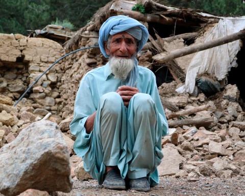 Vì sao động đất ở Afghanistan dưới 6 độ Richter nhưng hơn 1.000 người chết? - Ảnh 1. Vì sao động đất ở Afghanistan dưới 6 độ Richter nhưng hơn 1.000 người chết? - Ảnh 1.