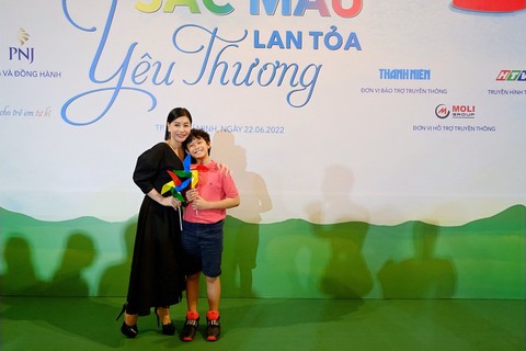 Mỹ Tâm làm thiện nguyện, Thanh Lam bị chê khi hát nhạc đàn em - Ảnh 5. Mỹ Tâm làm thiện nguyện, Thanh Lam bị chê khi hát nhạc đàn em - Ảnh 5.
