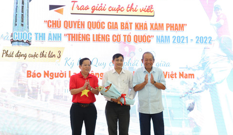 Báo Người Lao Động trao giải hai cuộc thi về chủ quyền biển đảo - Ảnh 1. Báo Người Lao Động trao giải hai cuộc thi về chủ quyền biển đảo - Ảnh 1.