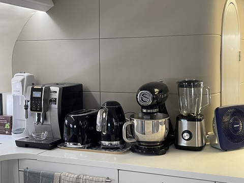 Cận cảnh con tàu đầu tiên chạy bằng 3 nguồn năng lượng xanh đến TP.HCM - Ảnh 9. Cận cảnh con tàu đầu tiên chạy bằng 3 nguồn năng lượng xanh đến TP.HCM - Ảnh 9.