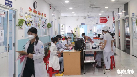 Báo động thiếu dung dịch cao phân tử chống sốc sốt xuất huyết - Ảnh 2. Báo động thiếu dung dịch cao phân tử chống sốc sốt xuất huyết - Ảnh 2.