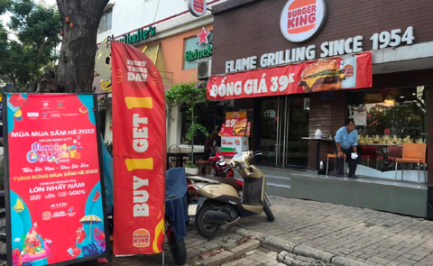 Khuyến mãi tập trung: Thêm hàng loạt đơn vị giảm giá, hàng thời trang, thức ăn... ‘mua 1 tặng 1 - Ảnh 3. Khuyến mãi tập trung: Thêm hàng loạt đơn vị giảm giá, hàng thời trang, thức ăn... ‘mua 1 tặng 1 - Ảnh 3.