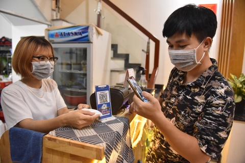 Tăng doanh số nhờ thẻ tín dụng - Ảnh 1. Tăng doanh số nhờ thẻ tín dụng - Ảnh 1.