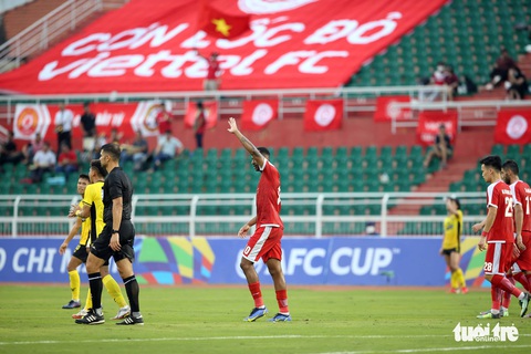 Sân Thống Nhất đìu hiu ngày Viettel đá mở màn AFC Cup 2022 - Ảnh 5. Sân Thống Nhất đìu hiu ngày Viettel đá mở màn AFC Cup 2022 - Ảnh 5.