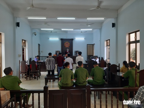 4 đàn anh cưỡng đoạt tiền của học viên cai nghiện lãnh 16 năm tù - Ảnh 2. 4 đàn anh cưỡng đoạt tiền của học viên cai nghiện lãnh 16 năm tù - Ảnh 2.