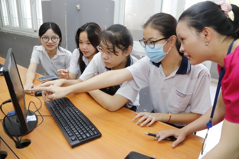 Tuyển sinh lớp 10 tại TP.HCM: Môn toán nhiều điểm 10 - Ảnh 1. Tuyển sinh lớp 10 tại TP.HCM: Môn toán nhiều điểm 10 - Ảnh 1.