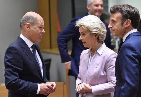 Châu Âu hồ hởi sau quyết định cấp quy chế ứng cử viên EU cho Ukraine - Ảnh 1. Châu Âu hồ hởi sau quyết định cấp quy chế ứng cử viên EU cho Ukraine - Ảnh 1.