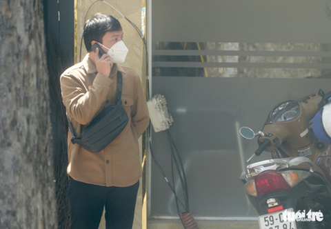 Công an TP.HCM làm việc với 3 trợ lý của bà Phương Hằng - Ảnh 2. Công an TP.HCM làm việc với 3 trợ lý của bà Phương Hằng - Ảnh 2.
