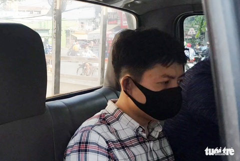 Nghi phạm đâm chết người đàn ông trước biệt thự ở TP.HCM vì nghĩ bị khinh nghèo - Ảnh 1. Nghi phạm đâm chết người đàn ông trước biệt thự ở TP.HCM vì nghĩ bị khinh nghèo - Ảnh 1.