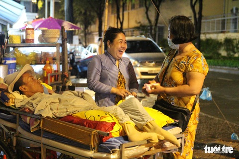 Đẩy con qua gian khó cuộc đời - Ảnh 2. Đẩy con qua gian khó cuộc đời - Ảnh 2.