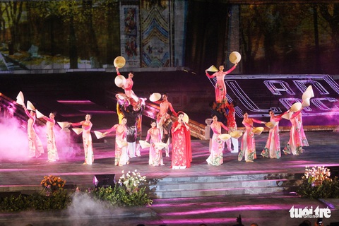 Khai màn Tuần lễ Festival Huế 2022: Một Huế rất thơ và hiện đại - Ảnh 4. Khai màn Tuần lễ Festival Huế 2022: Một Huế rất thơ và hiện đại - Ảnh 4.