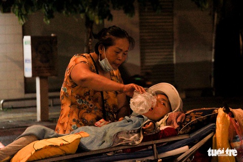 Đẩy con qua gian khó cuộc đời - Ảnh 8. Đẩy con qua gian khó cuộc đời - Ảnh 8.