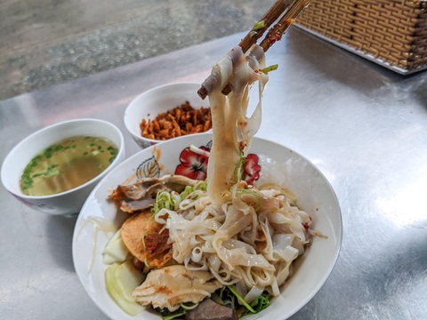 Phở chua cay xè Lạng Sơn, ngon lạ ở Sài Gòn - Ảnh 1. Phở chua cay xè Lạng Sơn, ngon lạ ở Sài Gòn - Ảnh 1.