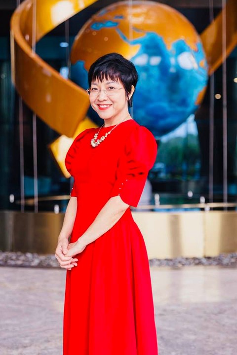 MC Thảo Vân chông chênh sau 12 năm ly hôn; Hoa hậu Hoàn vũ Việt Nam thi ứng xử tiếng Anh - Ảnh 5. MC Thảo Vân chông chênh sau 12 năm ly hôn; Hoa hậu Hoàn vũ Việt Nam thi ứng xử tiếng Anh - Ảnh 5.