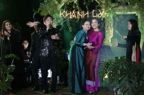Dù tuổi cao sức yếu, Khánh Ly sẽ không giải nghệ - Ảnh 5. Dù tuổi cao sức yếu, Khánh Ly sẽ không giải nghệ - Ảnh 5.