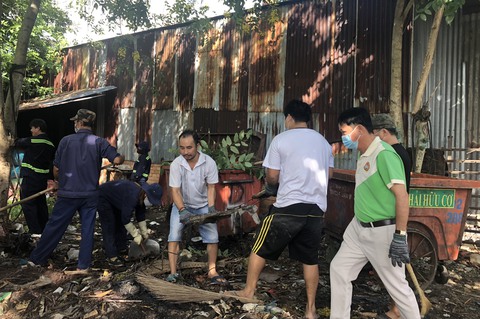Ngành y tế TP.HCM đối diện 3 nguy cơ lớn: Dịch chồng dịch, thiếu thuốc và nhân lực y tế - Ảnh 1. Ngành y tế TP.HCM đối diện 3 nguy cơ lớn: Dịch chồng dịch, thiếu thuốc và nhân lực y tế - Ảnh 1.