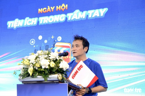 Chuyến xe Không tiền mặt bên cầu Rồng đang thu hút người dân Đà Nẵng - Ảnh 2. Chuyến xe Không tiền mặt bên cầu Rồng đang thu hút người dân Đà Nẵng - Ảnh 2.