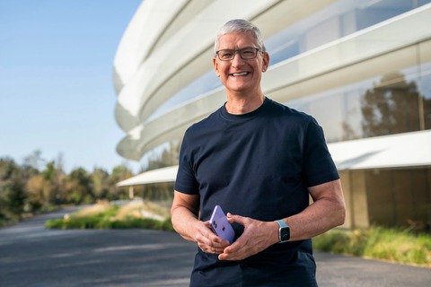 Kiểu nghỉ hè và xài tiền của các tỉ phú Jeff Bezos, Mark Zuckerberg, Richard Branson... - Ảnh 7. Kiểu nghỉ hè và xài tiền của các tỉ phú Jeff Bezos, Mark Zuckerberg, Richard Branson... - Ảnh 7.