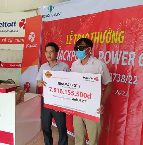 Một người làm nghề tự do trúng Vietlott hơn 7,6 tỉ đồng - Ảnh 1. Một người làm nghề tự do trúng Vietlott hơn 7,6 tỉ đồng - Ảnh 1.