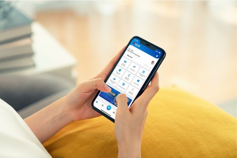 Ngân hàng chuyển đổi số để phục vụ khách tốt hơn - Ảnh 1. Ngân hàng chuyển đổi số để phục vụ khách tốt hơn - Ảnh 1.