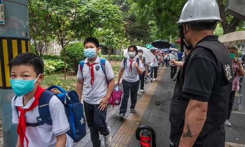 Dân Bắc Kinh xôn xao vì thông báo chính sách zero-COVID có thể kéo dài - Ảnh 1. Dân Bắc Kinh xôn xao vì thông báo chính sách zero-COVID có thể kéo dài - Ảnh 1.