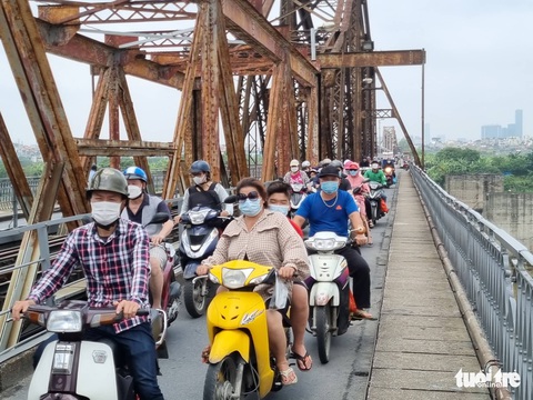 Cầu Long Biên hư hỏng nặng, Hà Nội lập tổ chuyên gia sửa chữa - Ảnh 1. Cầu Long Biên hư hỏng nặng, Hà Nội lập tổ chuyên gia sửa chữa - Ảnh 1.