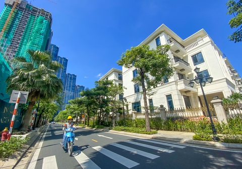 Vay ngân hàng mua nhà: Lãi suất 'thả nổi' thường không tăng giảm quá mức- Ảnh 2. Có nhu cầu thật mua nhà, cần tìm hiểu và mua vào thời điểm phù hợp - Ảnh tư liệu
