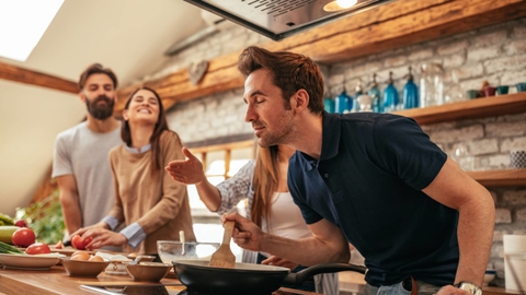 Mới gặp nhau đã lưu luyến do đối tác có... mùi giống mình? - Ảnh 1. Mới gặp nhau đã lưu luyến do đối tác có... mùi giống mình? - Ảnh 1.
