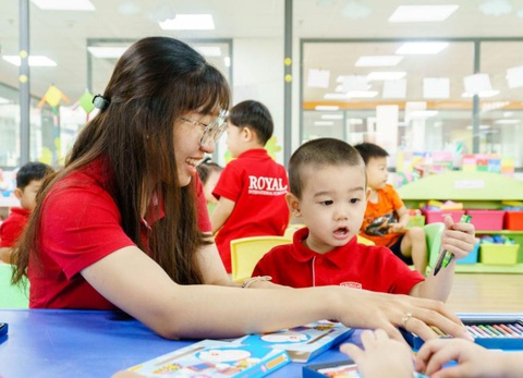 Royal School Phú Lâm ‘đón’ trẻ mầm non với mức ưu đãi học phí lớn - Ảnh 2. Royal School Phú Lâm ‘đón’ trẻ mầm non với mức ưu đãi học phí lớn - Ảnh 2.