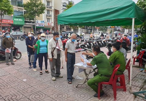 Từ vụ cò làm nhanh căn cước: Trình tự cấp, đổi, cấp lại căn cước diễn ra như thế nào? - Ảnh 1. Từ vụ cò làm nhanh căn cước: Trình tự cấp, đổi, cấp lại căn cước diễn ra như thế nào? - Ảnh 1.