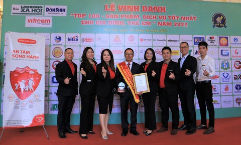Dai-ichi Life Việt Nam nhận giải Top 100 - Sản phẩm, dịch vụ tốt nhất cho gia đình, trẻ em - Ảnh 2. Dai-ichi Life Việt Nam nhận giải Top 100 - Sản phẩm, dịch vụ tốt nhất cho gia đình, trẻ em - Ảnh 2.
