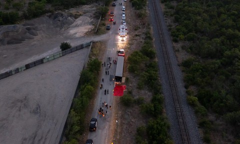 Vượt biên vào Mỹ từ Mexico, phận người thêm nhỏ nhoi hậu COVID - Ảnh 1. Vượt biên vào Mỹ từ Mexico, phận người thêm nhỏ nhoi hậu COVID - Ảnh 1.