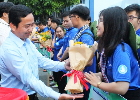 Những chiến sĩ Mùa hè xanh TP.HCM đầu tiên ra trận - Ảnh 4. Những chiến sĩ Mùa hè xanh TP.HCM đầu tiên ra trận - Ảnh 4.