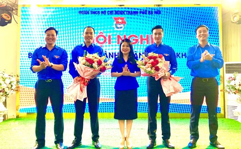 Thành đoàn Hà Nội có thêm 2 tân phó bí thư - Ảnh 1. Thành đoàn Hà Nội có thêm 2 tân phó bí thư - Ảnh 1.