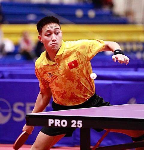 Nguyễn Anh Tú thất bại trước Chew Zheyu ở trận chung kết bóng bàn Đông Nam Á - Ảnh 1. Nguyễn Anh Tú thất bại trước Chew Zheyu ở trận chung kết bóng bàn Đông Nam Á - Ảnh 1.