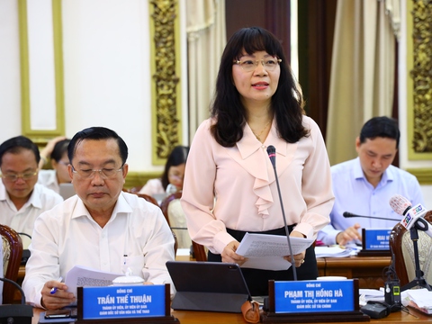 Quận muốn sửa công trình nhỏ như vỉa hè vẫn phải chờ thành phố rót vốn - Ảnh 1. Quận muốn sửa công trình nhỏ như vỉa hè vẫn phải chờ thành phố rót vốn - Ảnh 1.