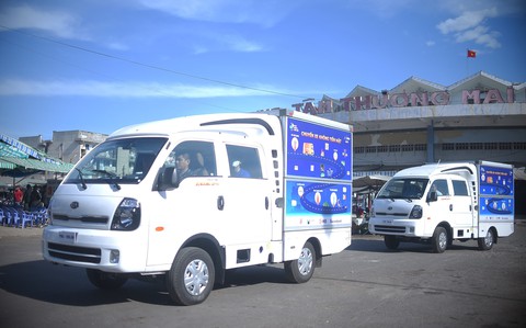 Sau chuyến xe không tiền mặt, Nha Trang sẽ có khu chợ, khu phố không tiền mặt - Ảnh 2. Sau chuyến xe không tiền mặt, Nha Trang sẽ có khu chợ, khu phố không tiền mặt - Ảnh 2.