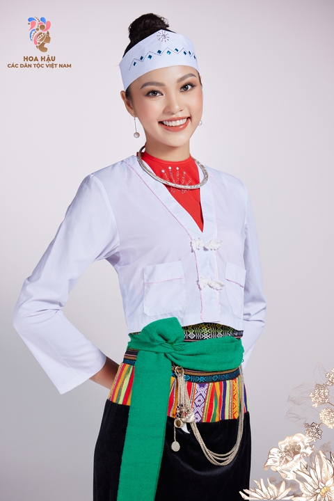 Top 30 Hoa hậu các dân tộc mặc áo ngũ thân, trang phục Tày, Mường... - Ảnh 8. Top 30 Hoa hậu các dân tộc mặc áo ngũ thân, trang phục Tày, Mường... - Ảnh 8.